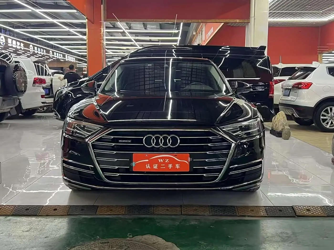 Audi A8 2021 — Photo 2/10