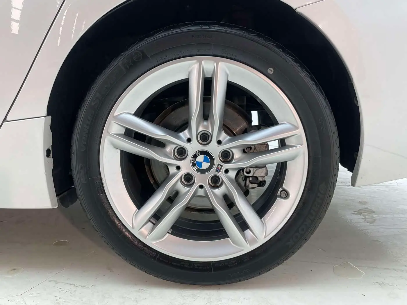 BMW 1 Series 2023 — Şəkil 9/20