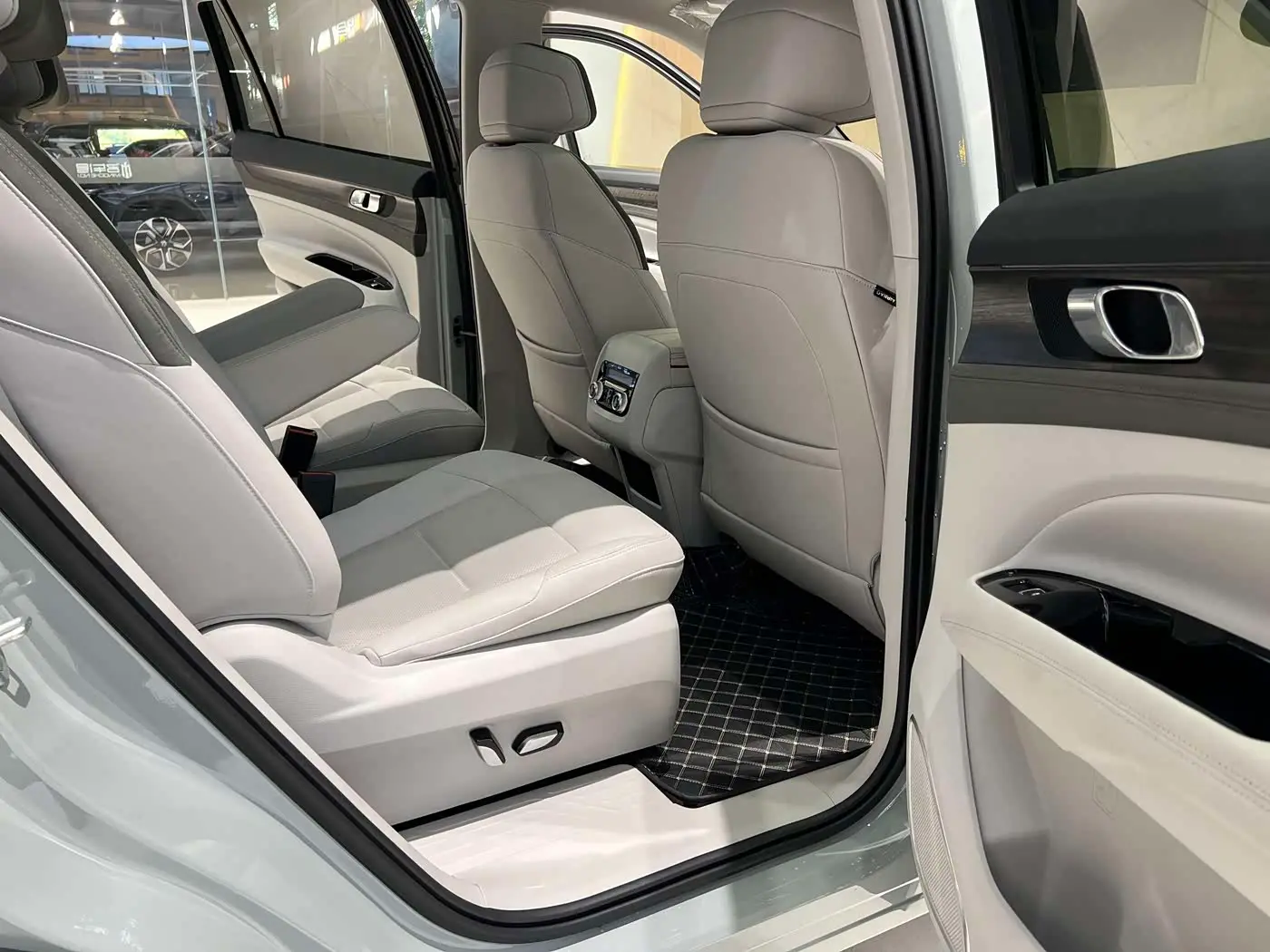Ford Lingyu New Energy 2026 — Photo 14/18
