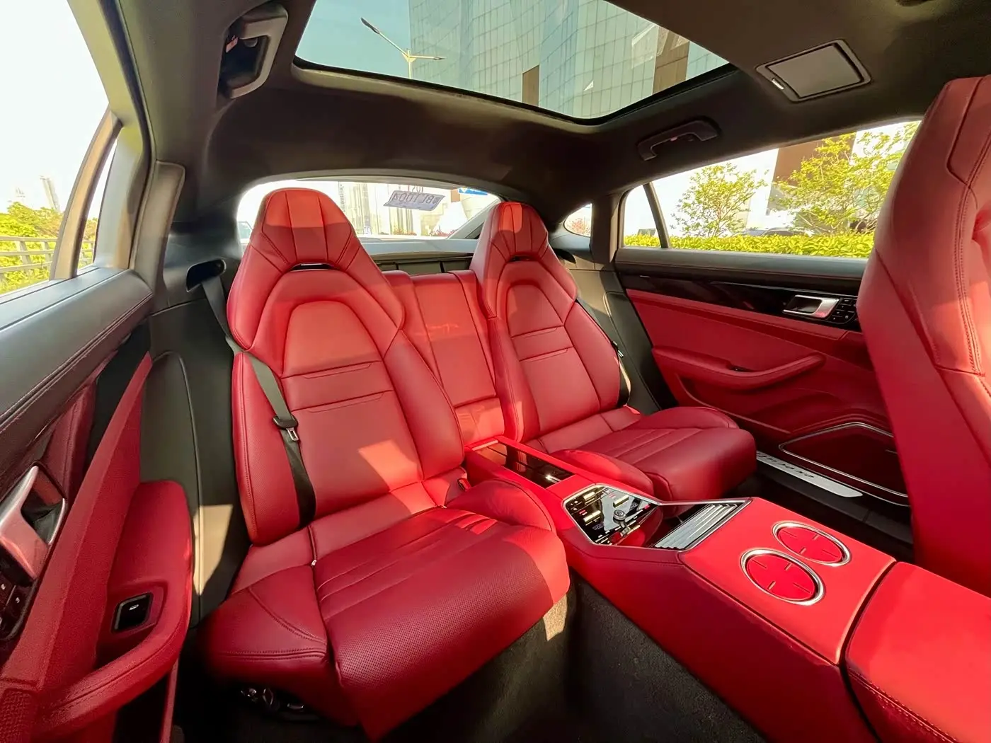 Porsche Panamera 2019 — Photo 12/12
