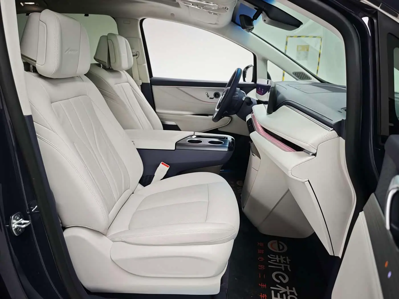 Buick GL8 New Energy 2025 — Şəkil 11/20