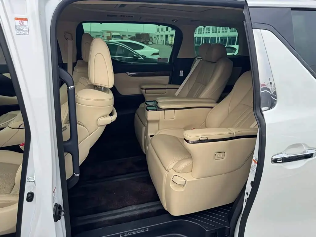 Toyota Alphard 2020 — Фото 8/9