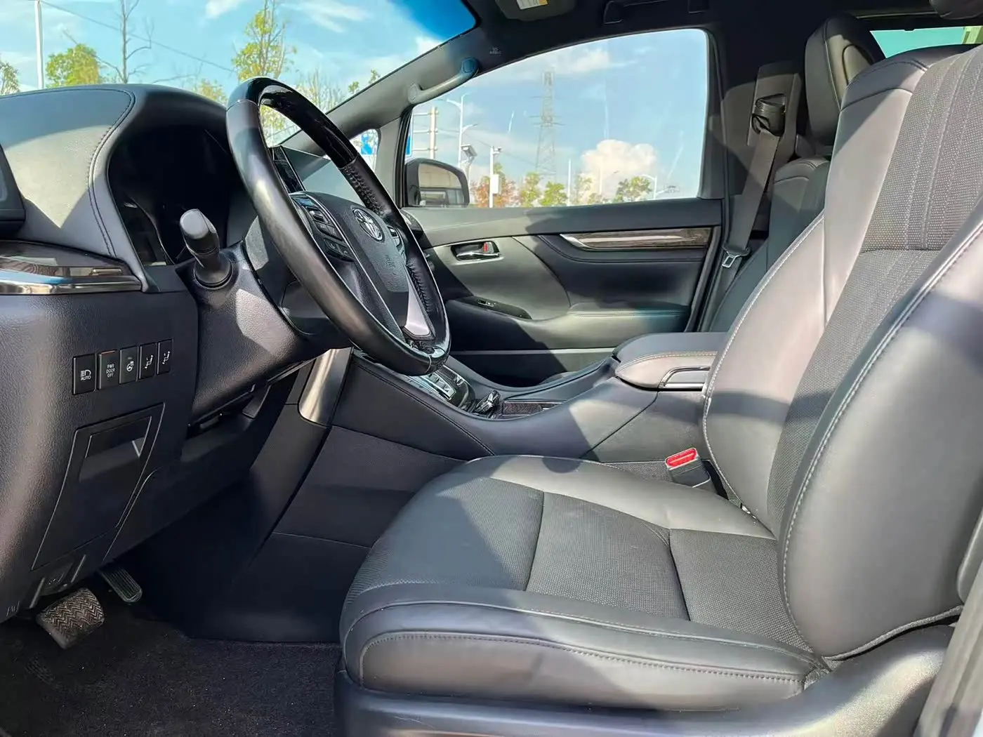Toyota Vellfire 2021 — Şəkil 7/9