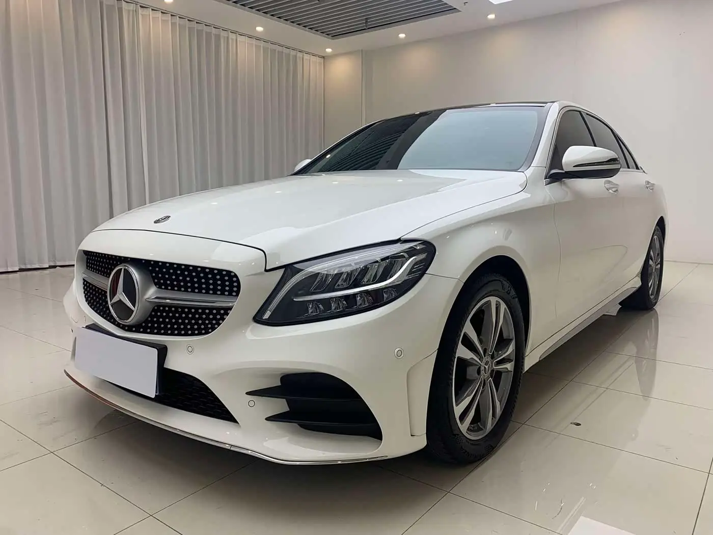 Mercedes-Benz C-Class 2021 — Photo 1/18