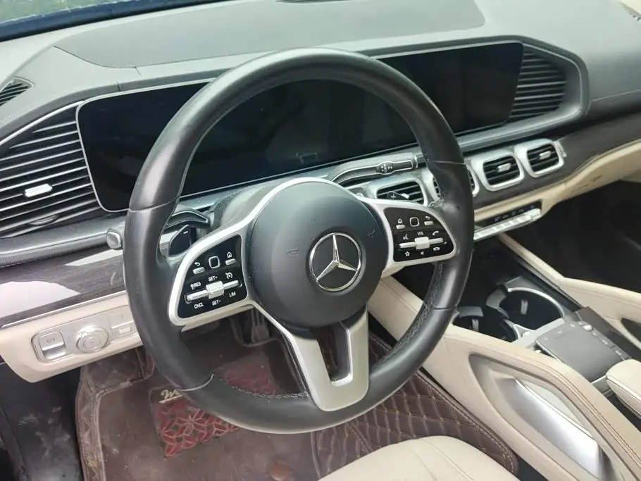 Mercedes-Benz GLE 2021 — Photo 15/16
