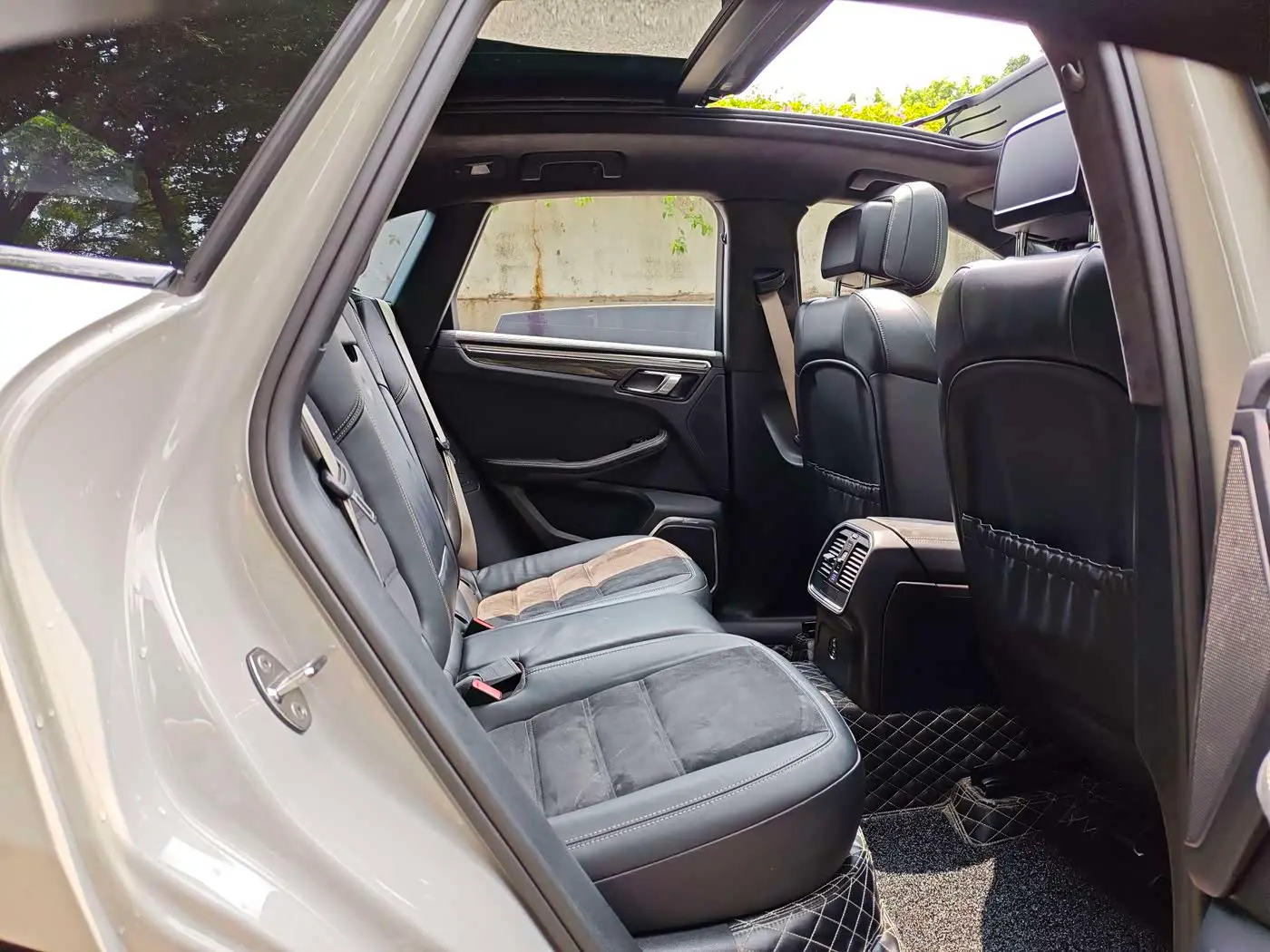 Porsche Macan 2020 — Photo 8/20
