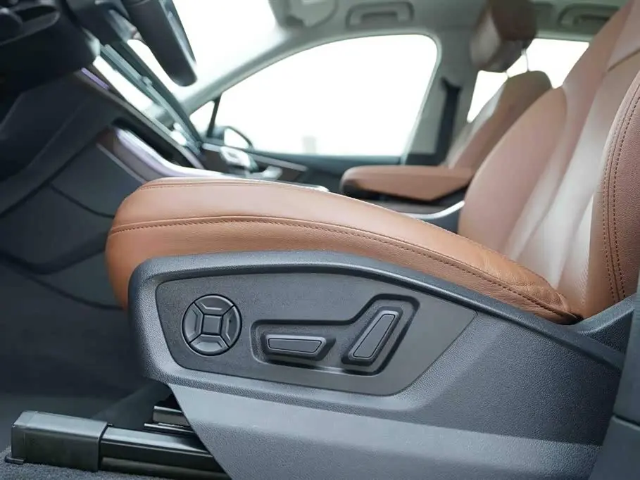 Audi Q7 2021 — Photo 13/20