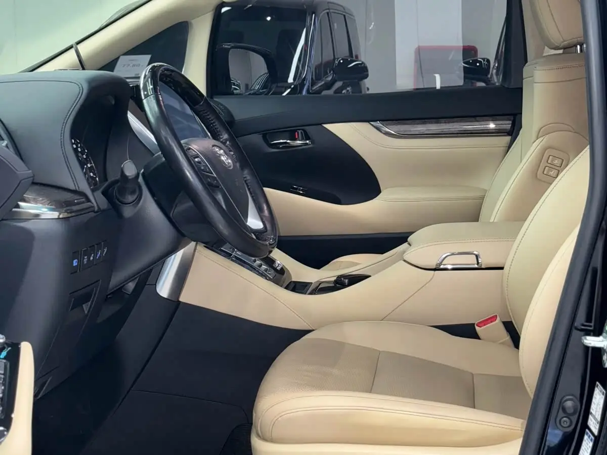 Toyota Vellfire 2021 — Photo 4/12