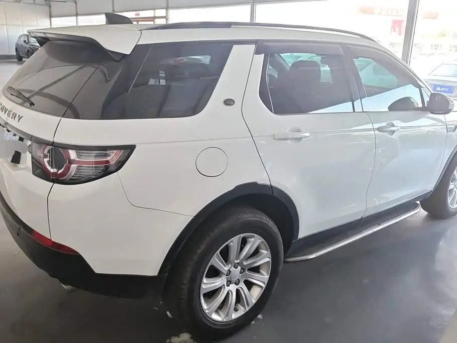 Land Rover Discovery Sport 2018 — Фото 3/16