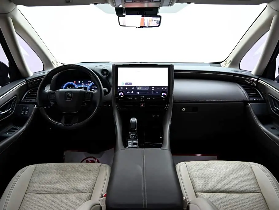 Toyota Vellfire 2023 — Фото 17/20