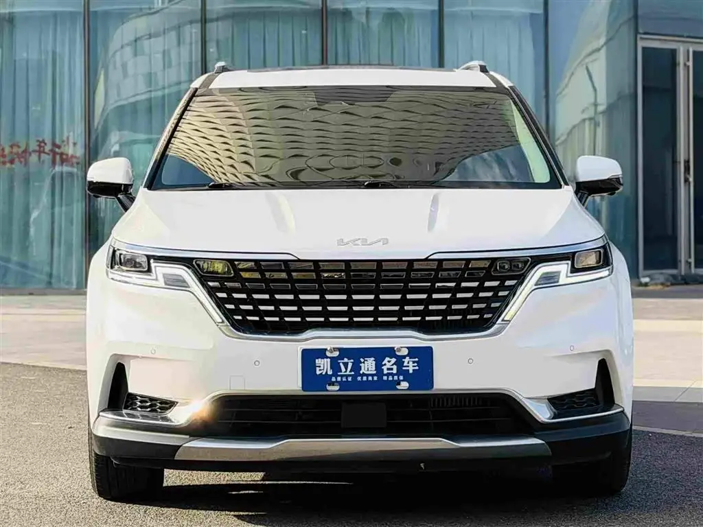 Kia Carnival 2022 — Photo 2/14