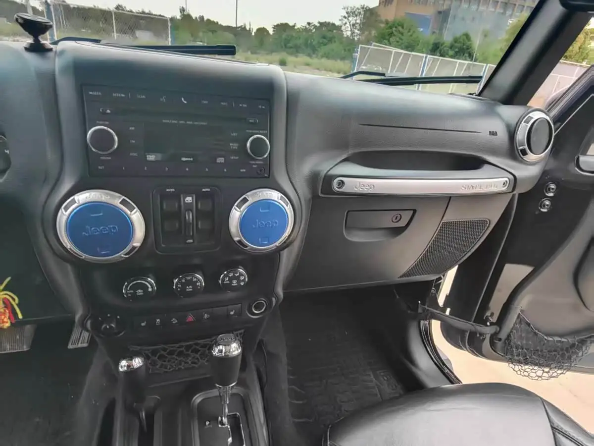 Jeep Wrangler 2016 — Photo 14/20
