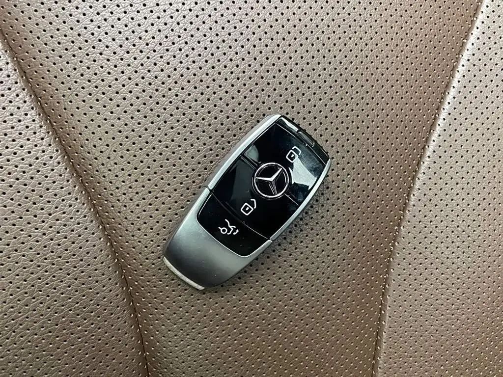 Mercedes-Benz S-Class 2019 — Photo 20/20