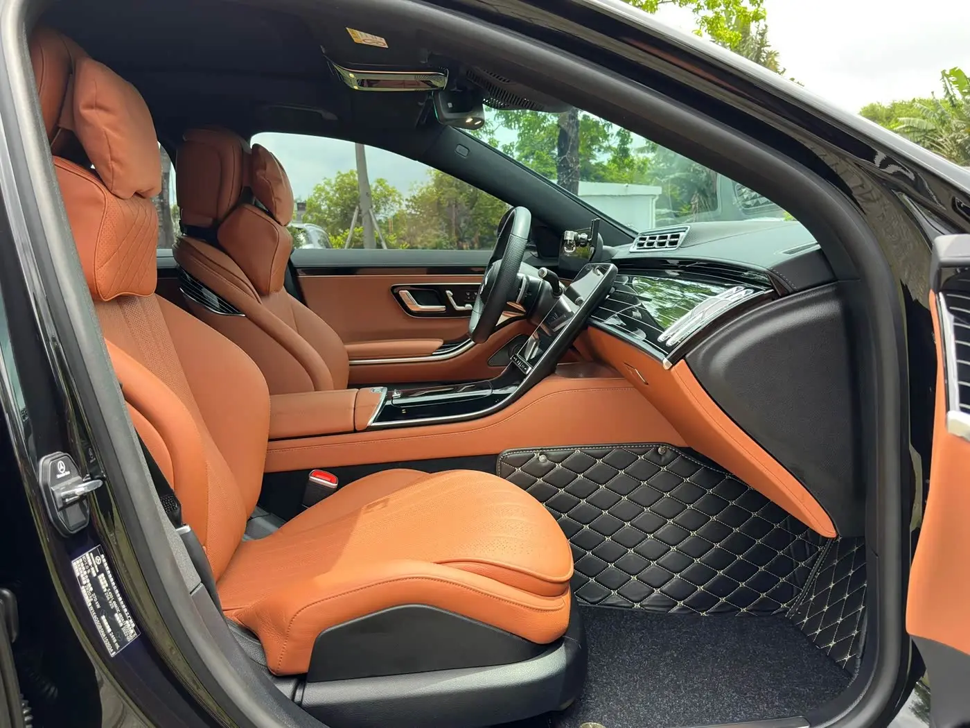 Mercedes-Benz S-Class 2022 — Photo 11/17