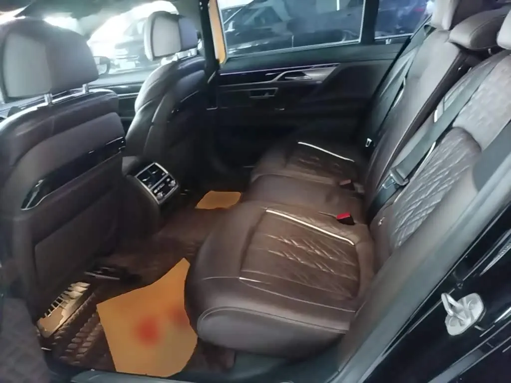 BMW 7 Series 2020 — Şəkil 17/20