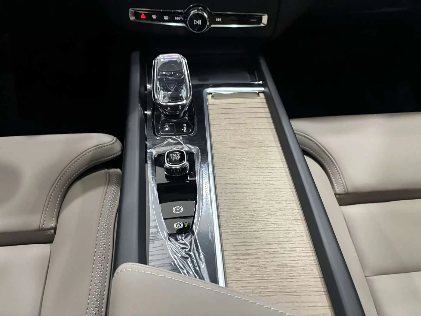 Volvo XC60 2025 — Photo 18/20