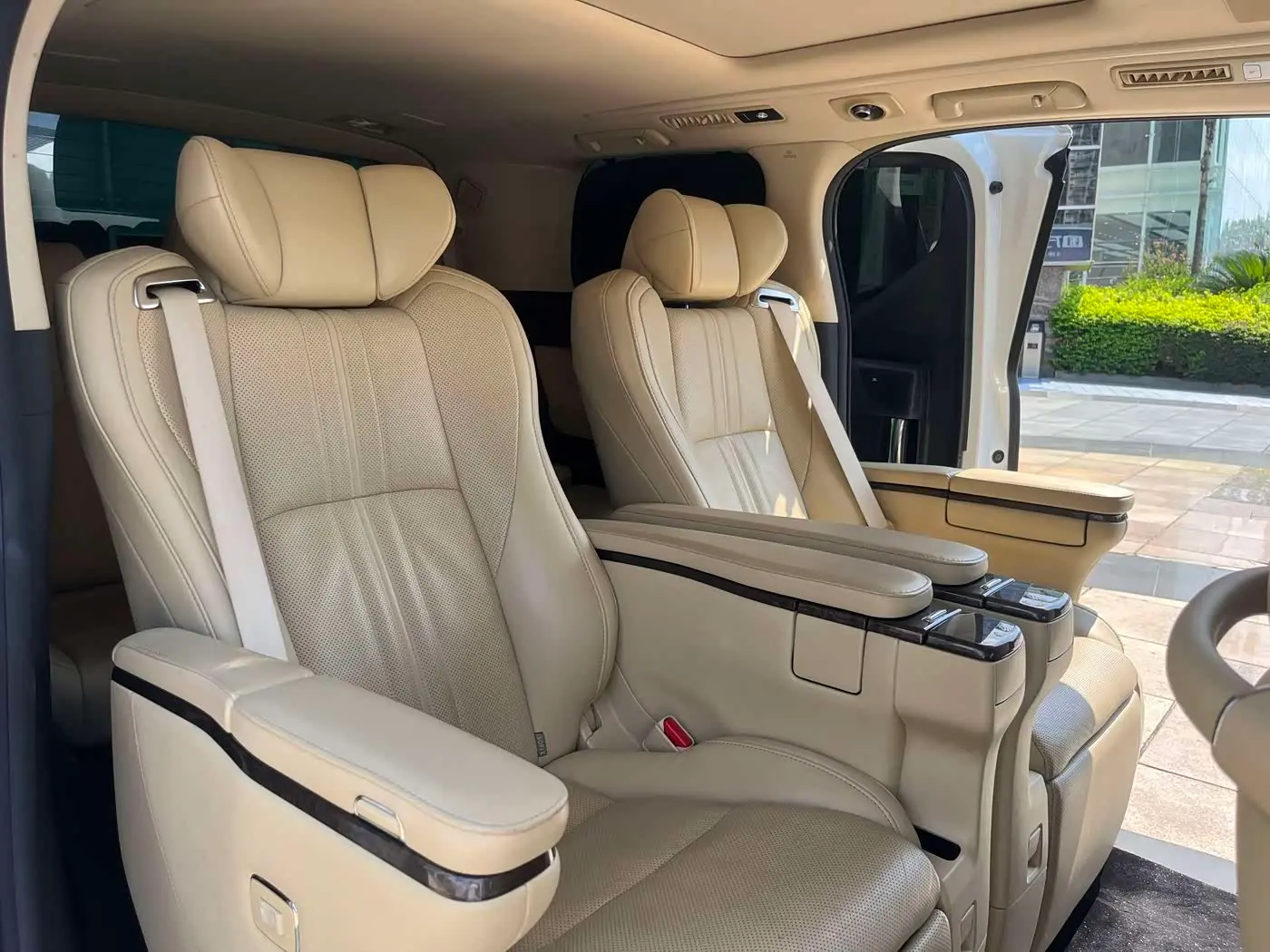 Toyota Alphard 2020 — Фото 5/16