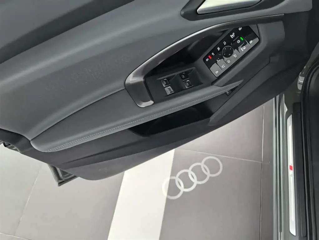 Audi Q5L 2026 — ფოტო 17/18