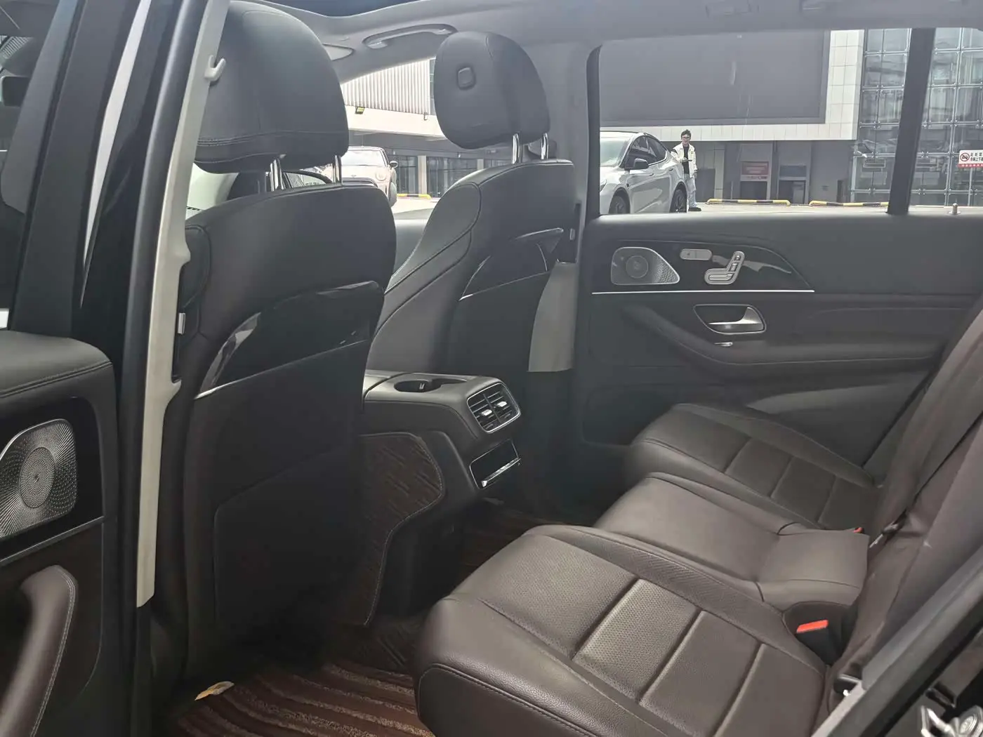 Mercedes-Benz GLS 2020 — Photo 10/20
