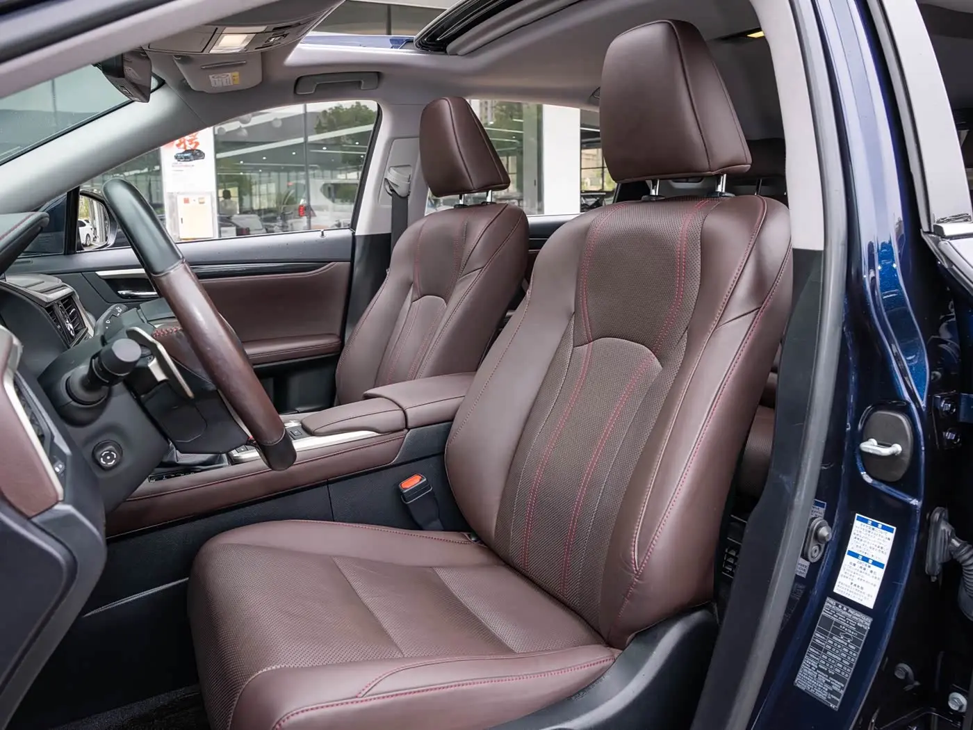 Lexus RX 2021 — Photo 11/20