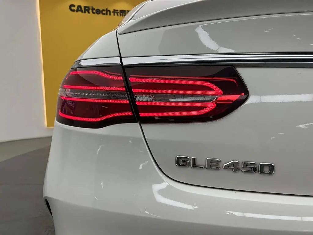 Mercedes-Benz GLE Coupe 2017 — Photo 9/20