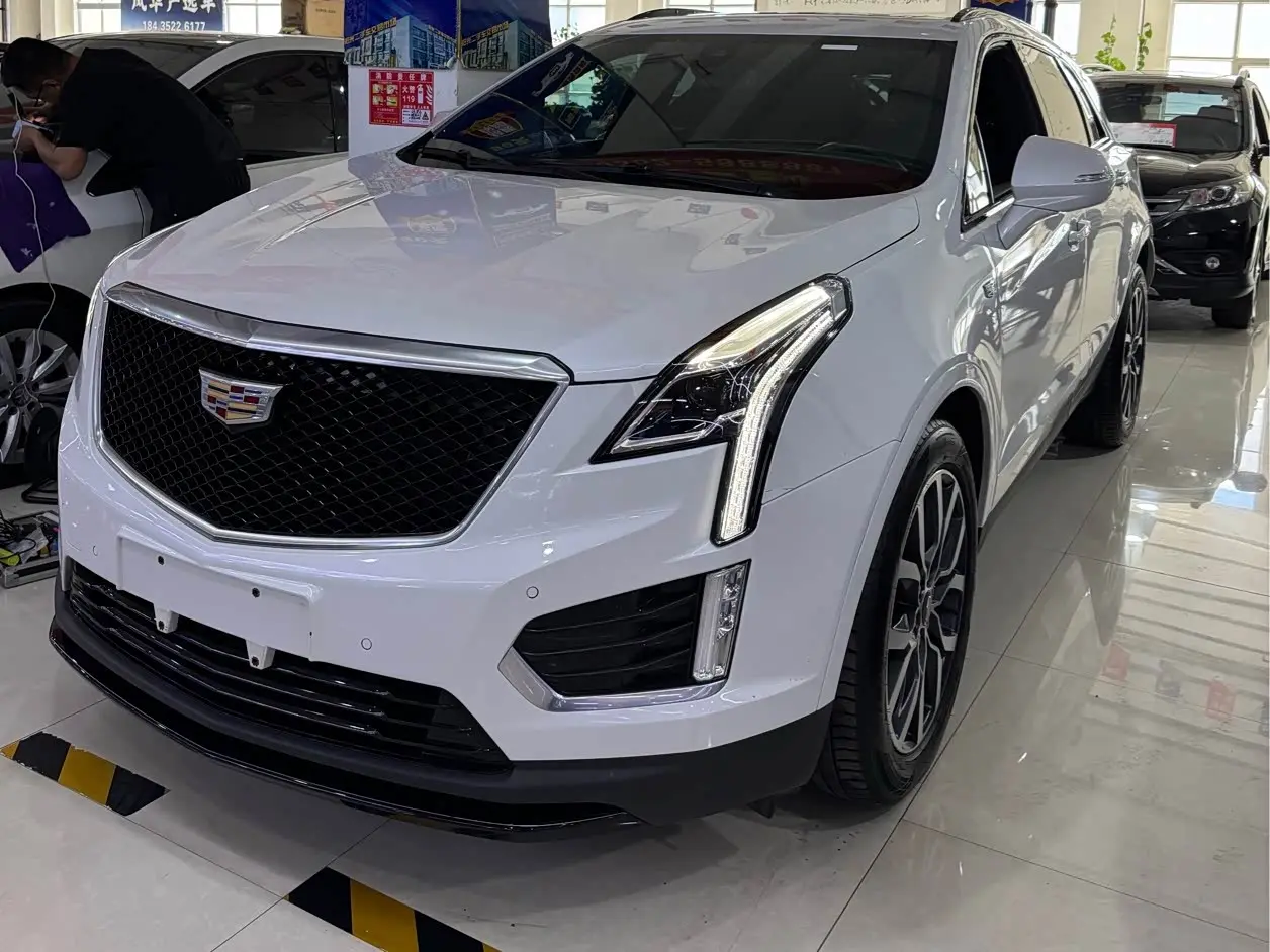 Cadillac XT5 2022 — Фото 1/9