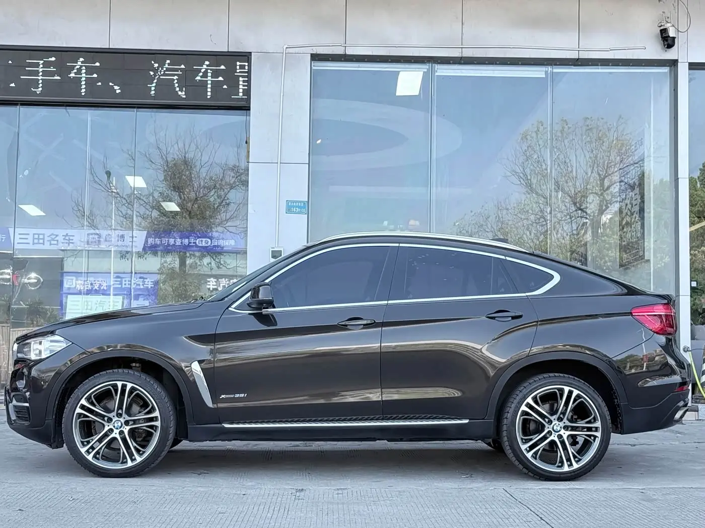 BMW X6 2015 — Photo 11/16