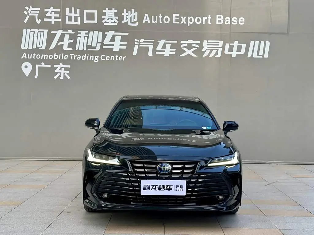Toyota Avalon 2022 — Photo 2/14
