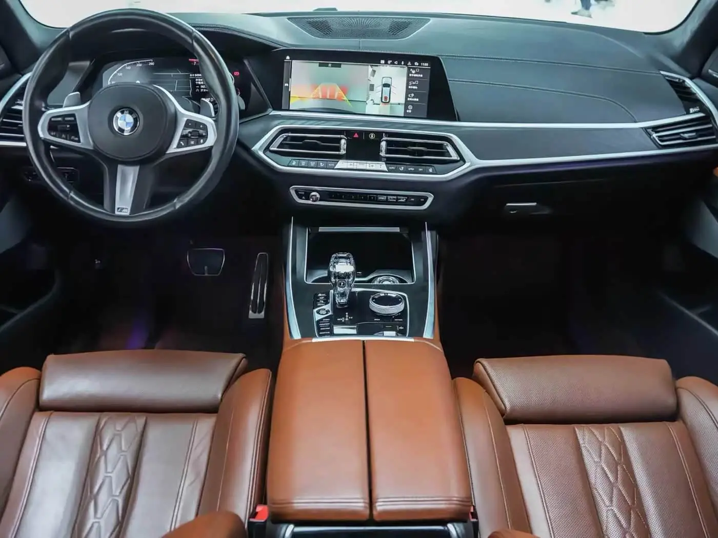 BMW X7 2019 — Фото 10/13