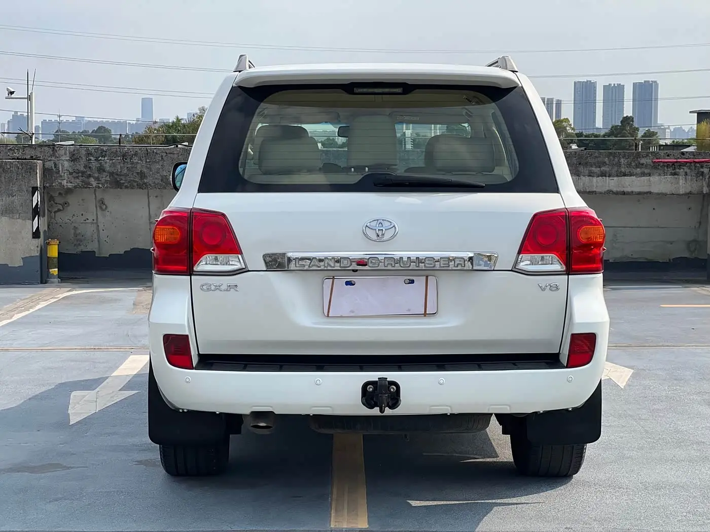 Toyota Land Cruiser 2016 — Photo 6/20