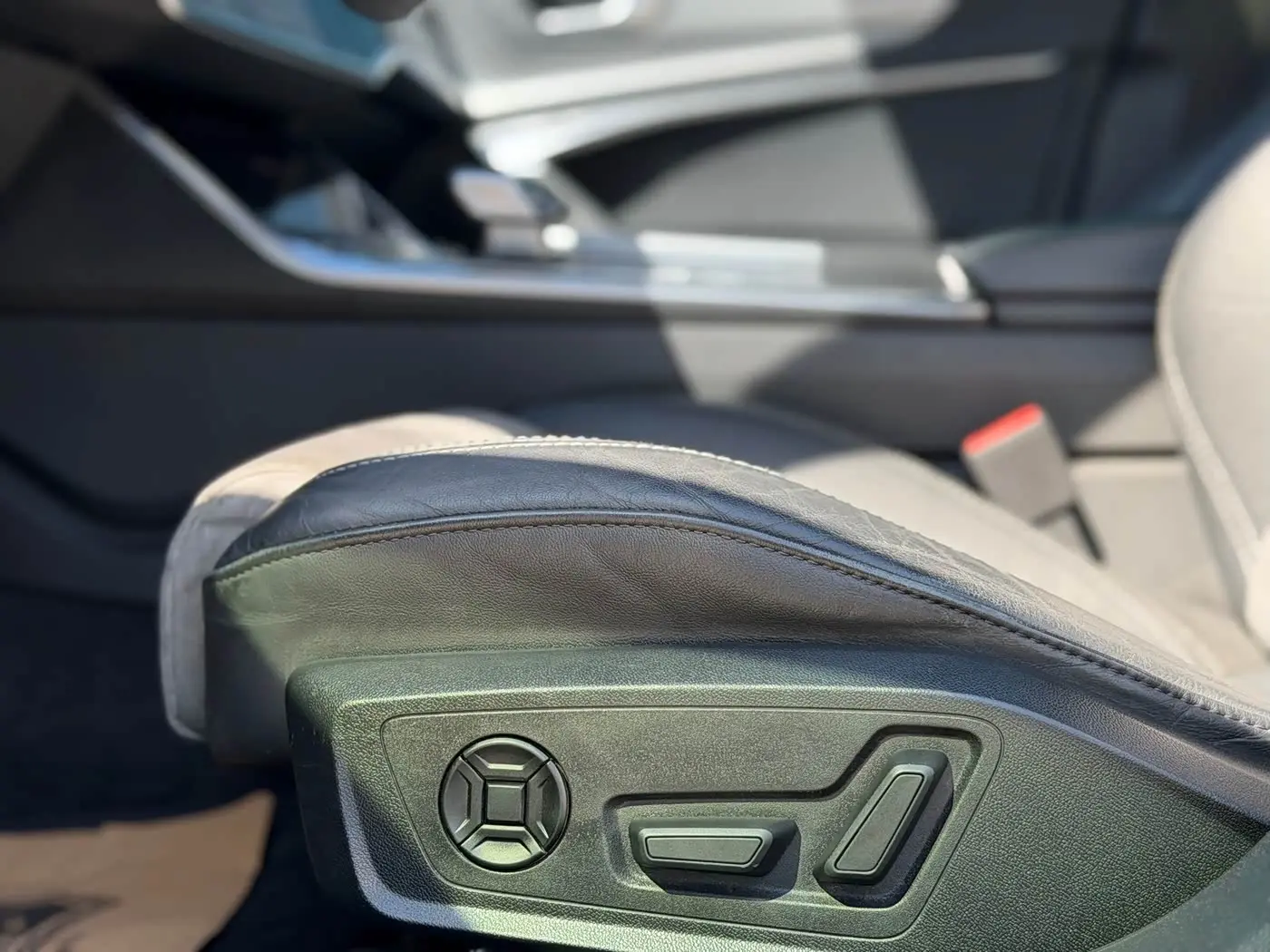 Audi A6L 2021 — Photo 5/14