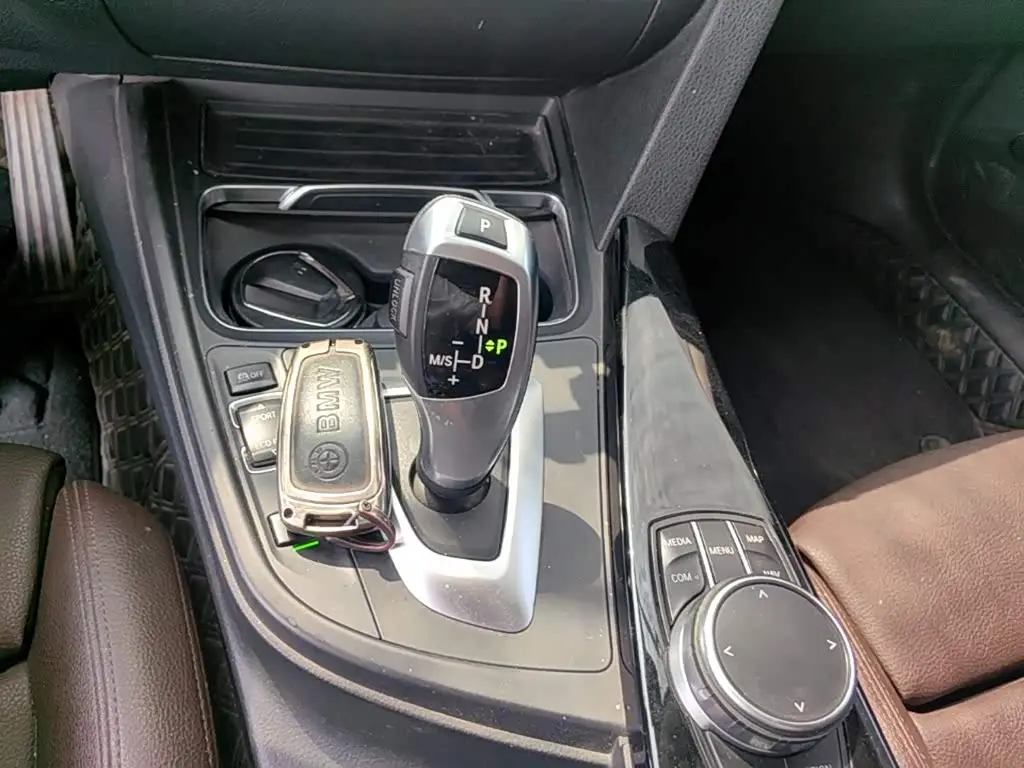 BMW 3 Series 2019 — Фото 14/20