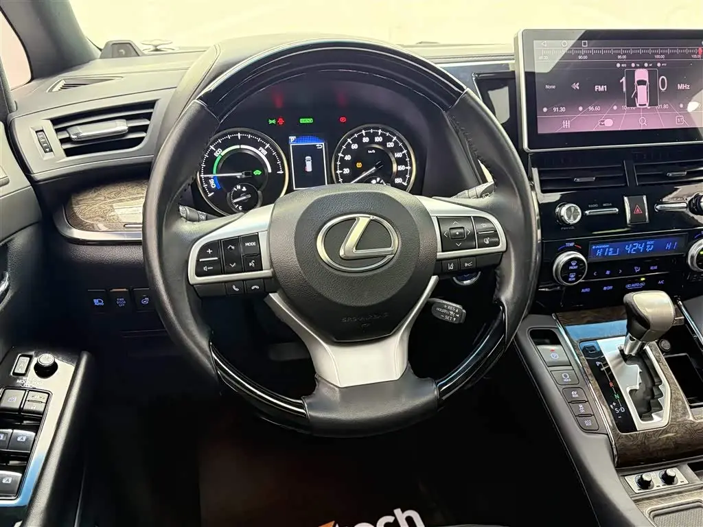Toyota Alphard 2019 — Photo 16/20