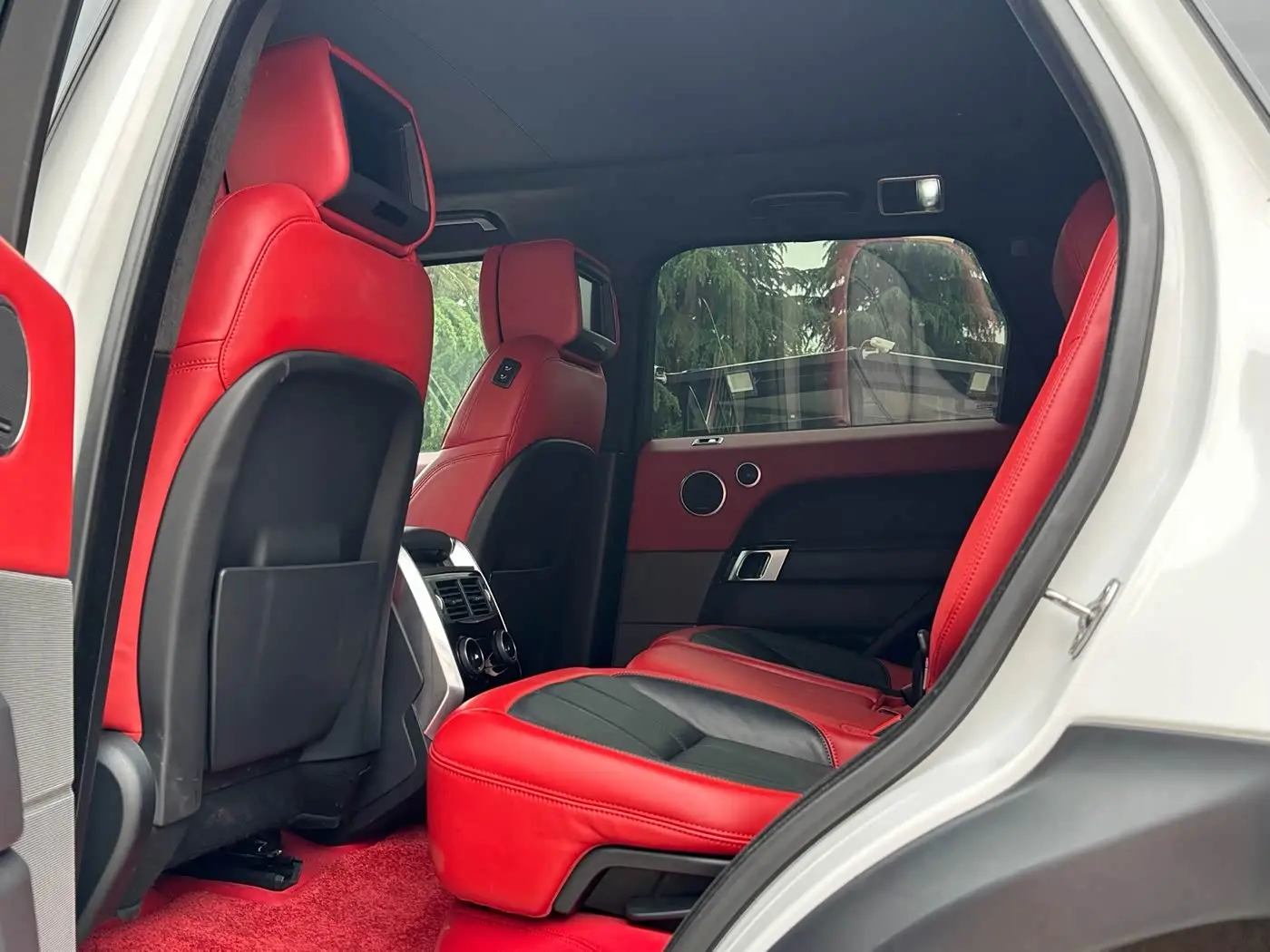 Land Rover Range Rover Sport 2018 — Photo 12/18