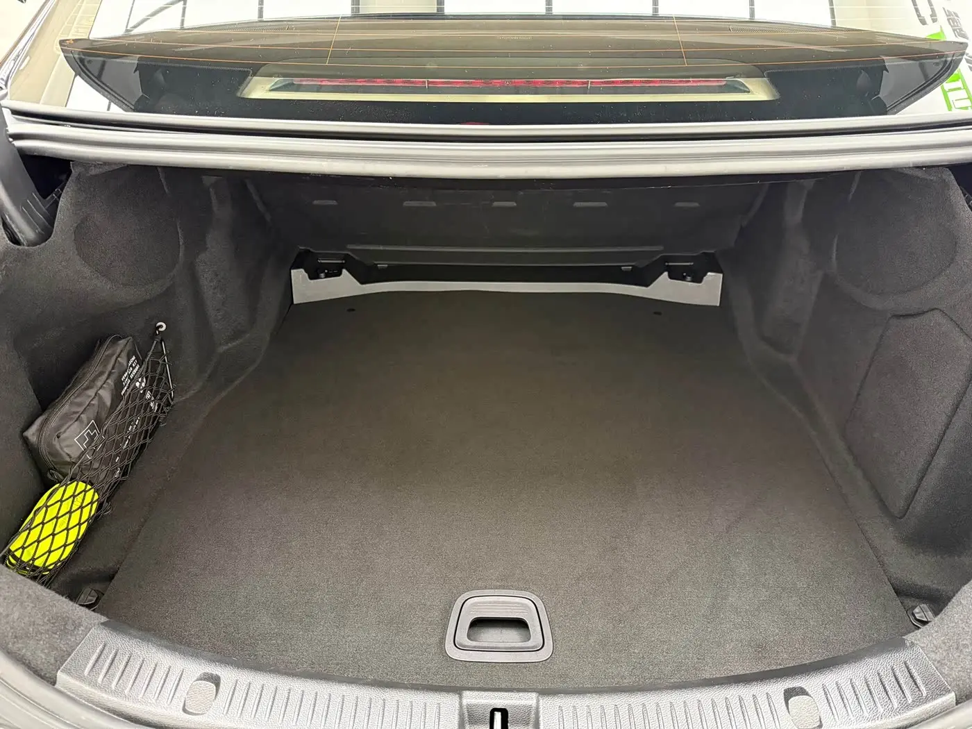 Mercedes-Benz E-Class 2023 — Фото 20/20