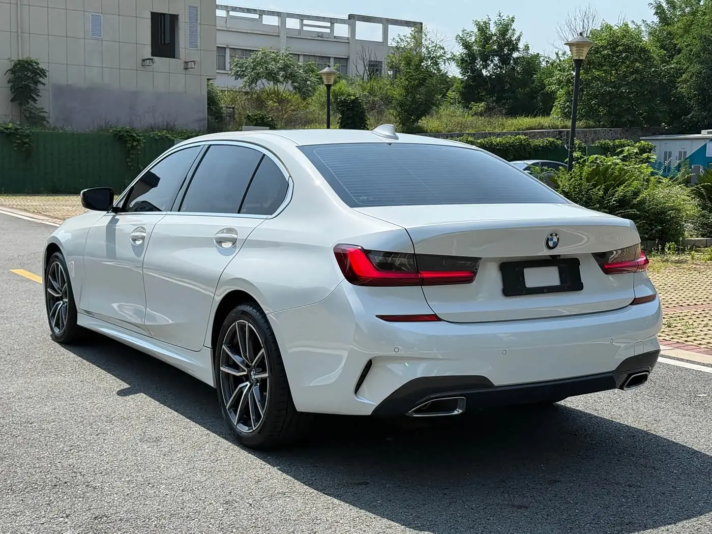 BMW 3 Series 2022 — Photo 7/11