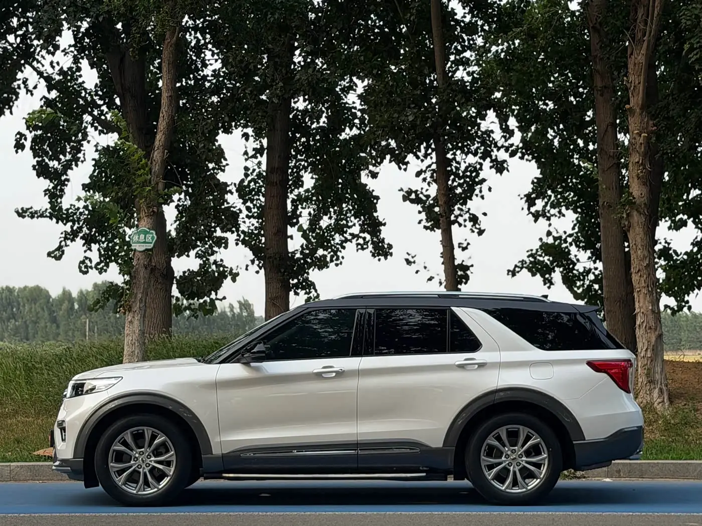 Ford Explorer 2021 — Şəkil 3/18