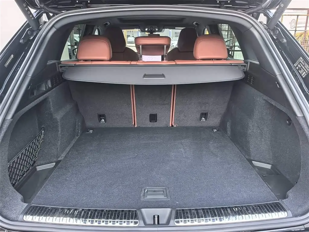 Audi Q5L 2025 — Şəkil 8/11