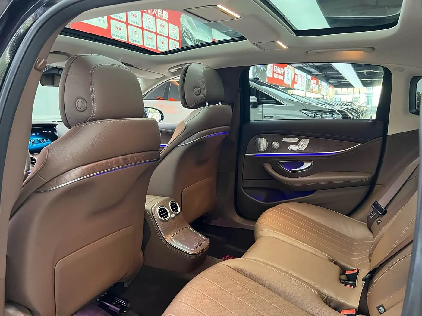 Mercedes-Benz E-Class 2022 — Фото 11/20