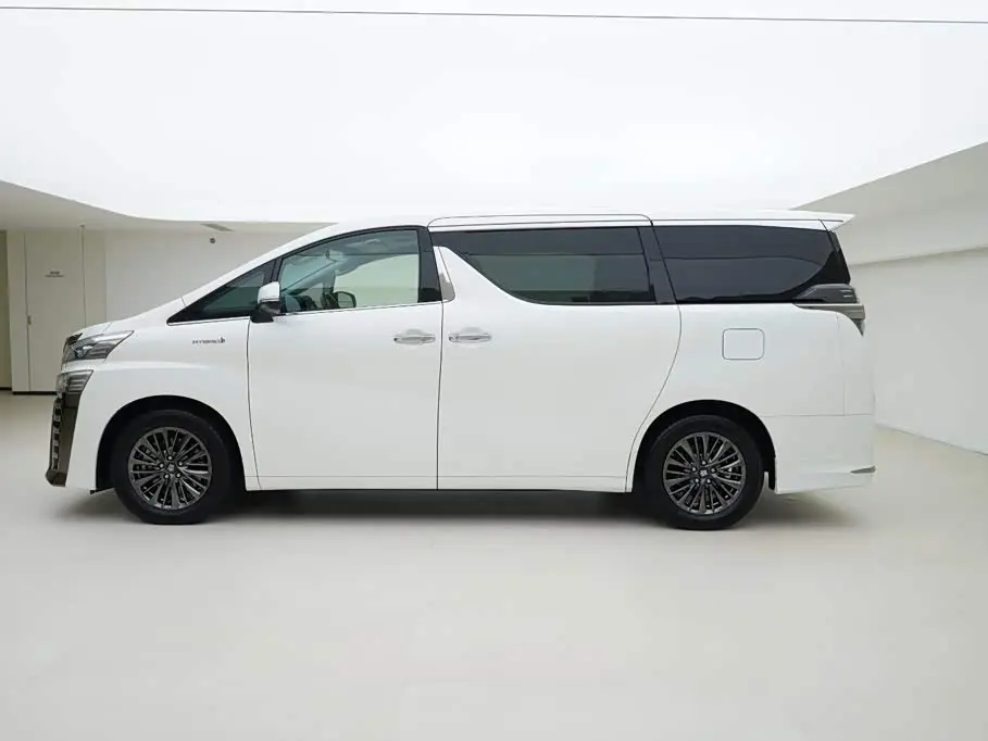 Toyota Vellfire 2022 — Photo 3/20