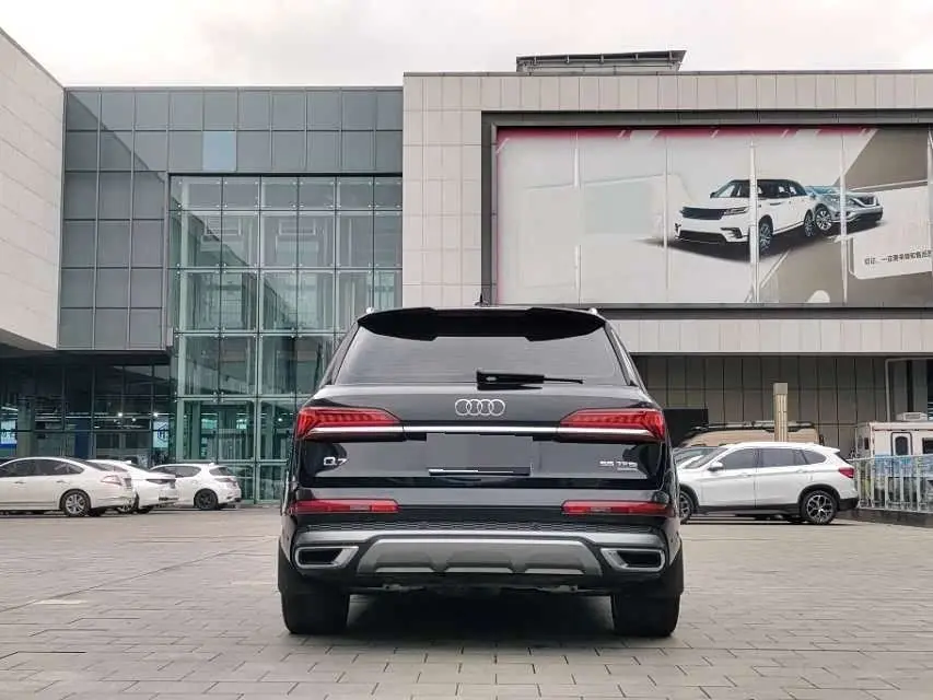 Audi Q7 2020 — Фото 4/9