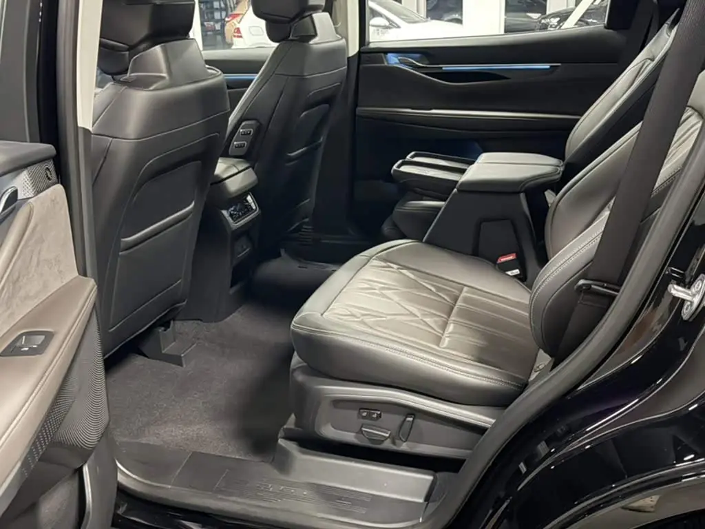 Ford Edge 2025 — Şəkil 16/20