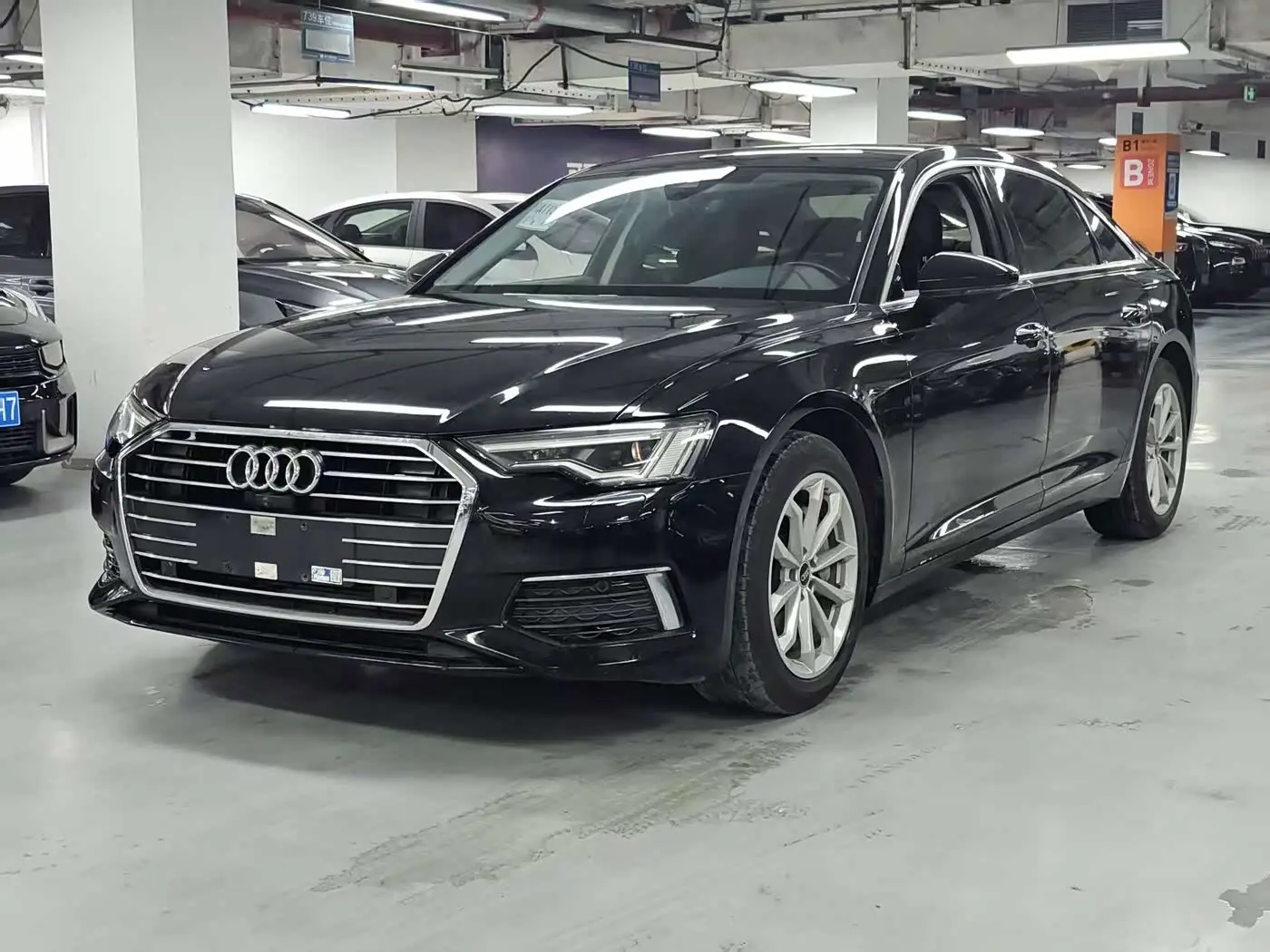 Audi A6L 2022 — Photo 1/17