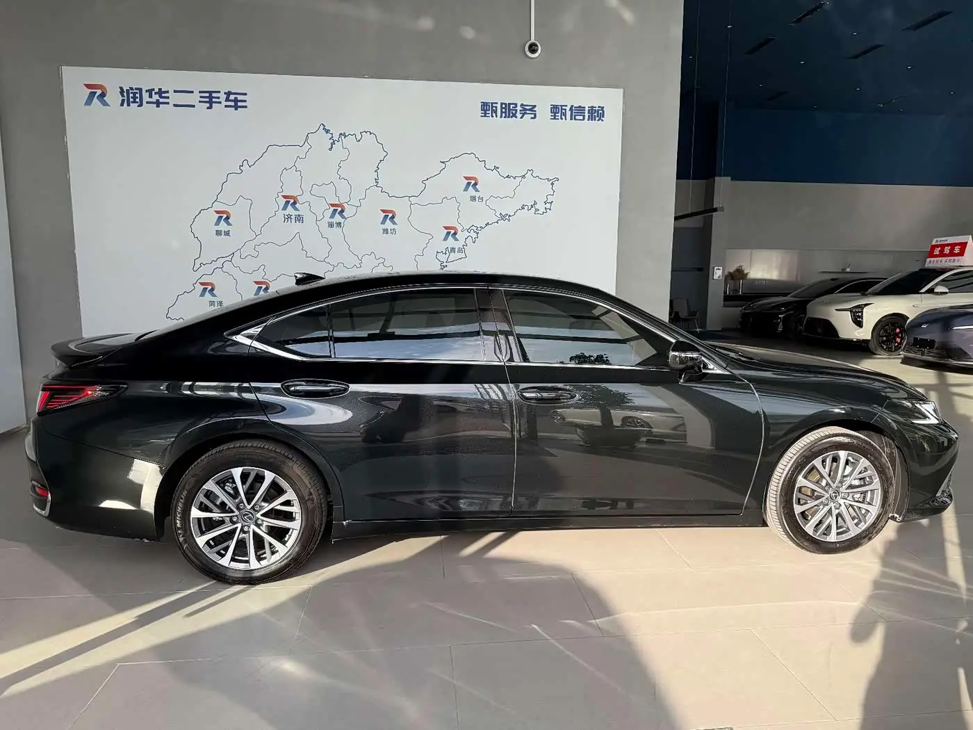 Lexus ES 2025 — Photo 3/16