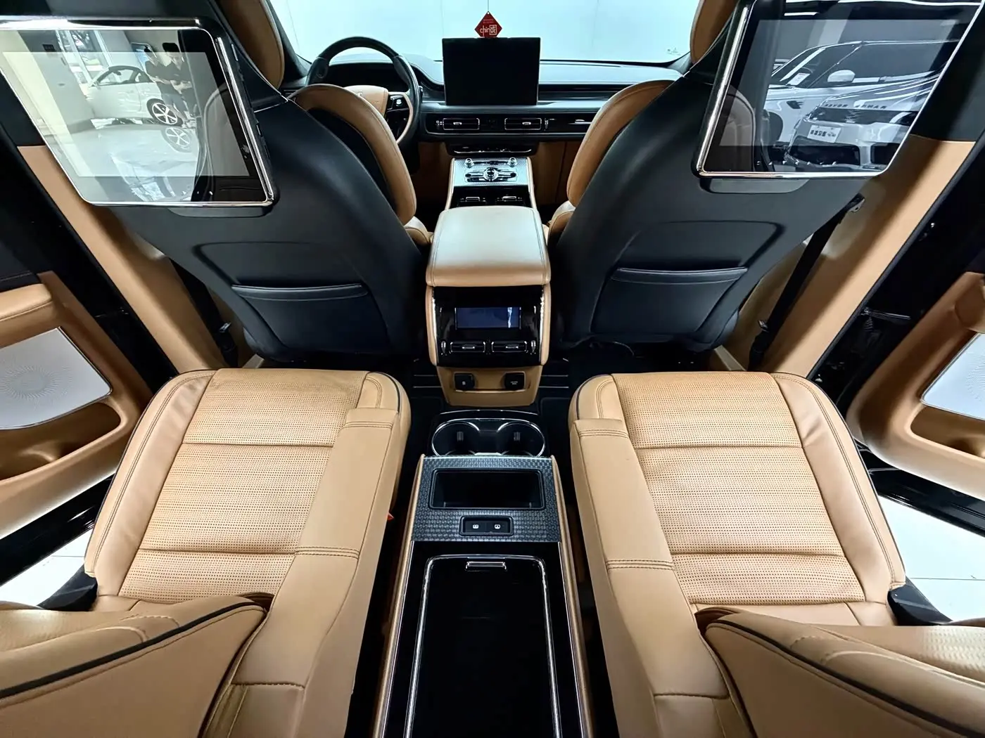 Lincoln Aviator 2020 — Фото 19/20
