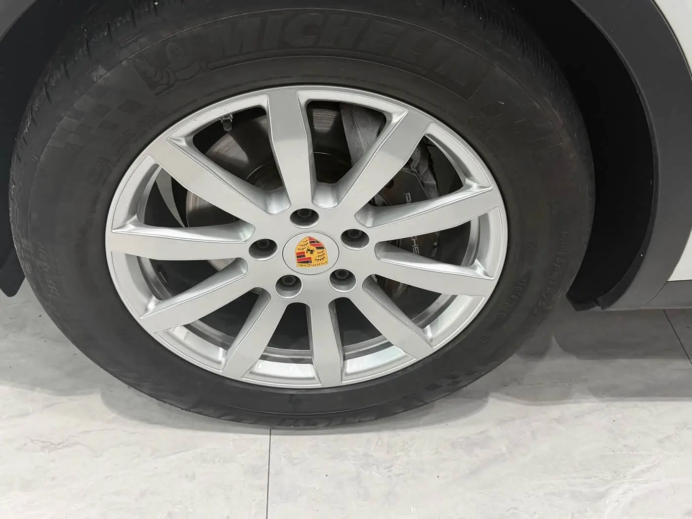 Porsche Cayenne 2018 — Photo 5/17