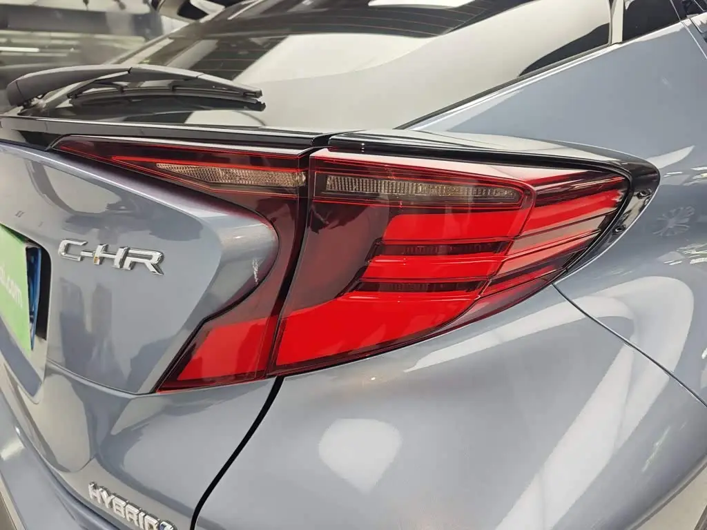 Toyota C-HR 2022 — Фото 8/20