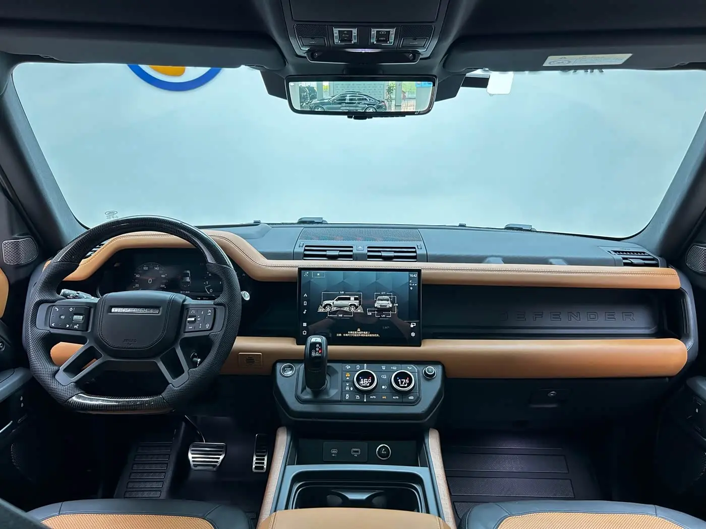 Land Rover Defender 2022 — Photo 17/20