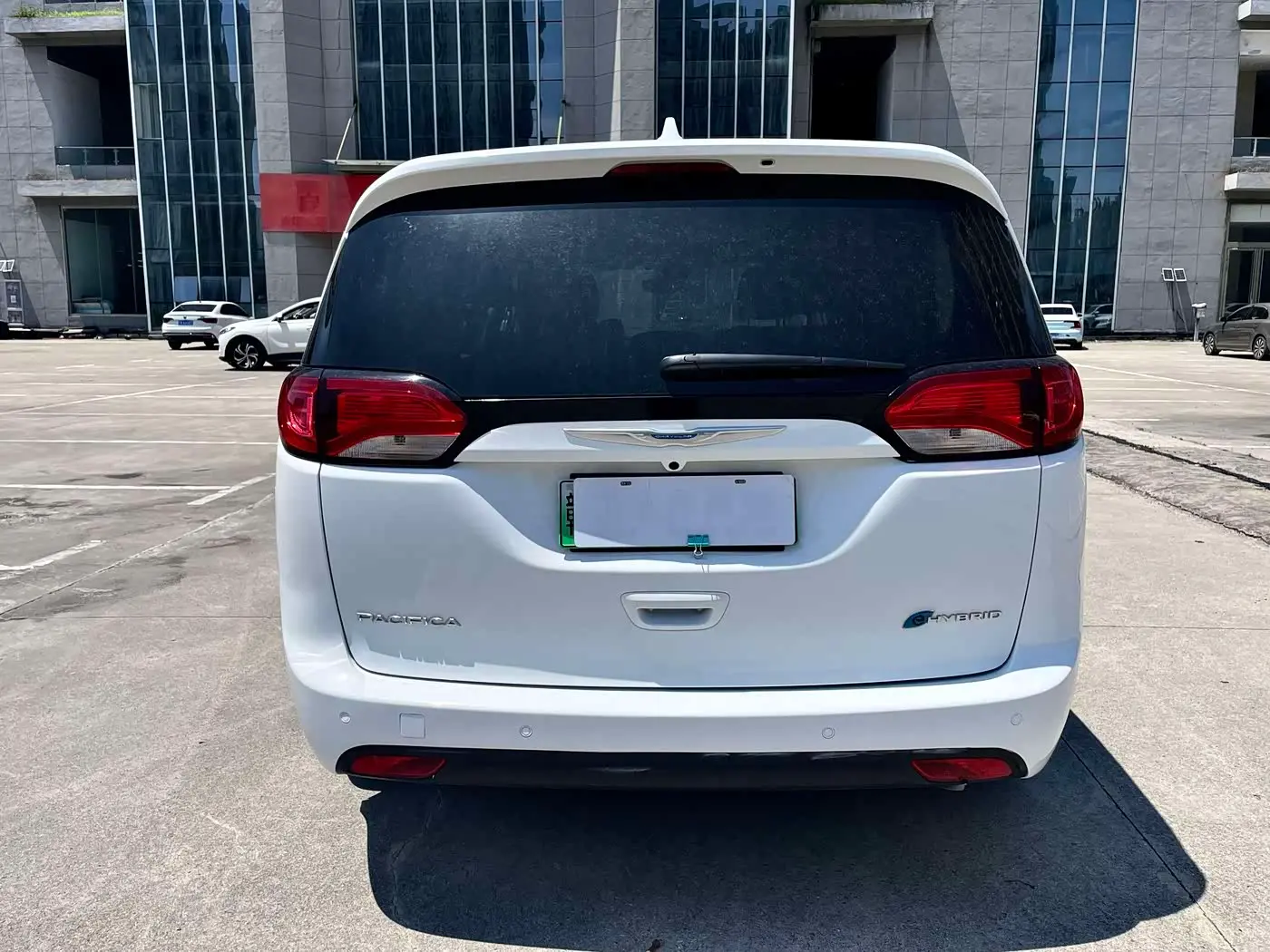 Chrysler Grand Caravan PHEV 2025 — Şəkil 6/17