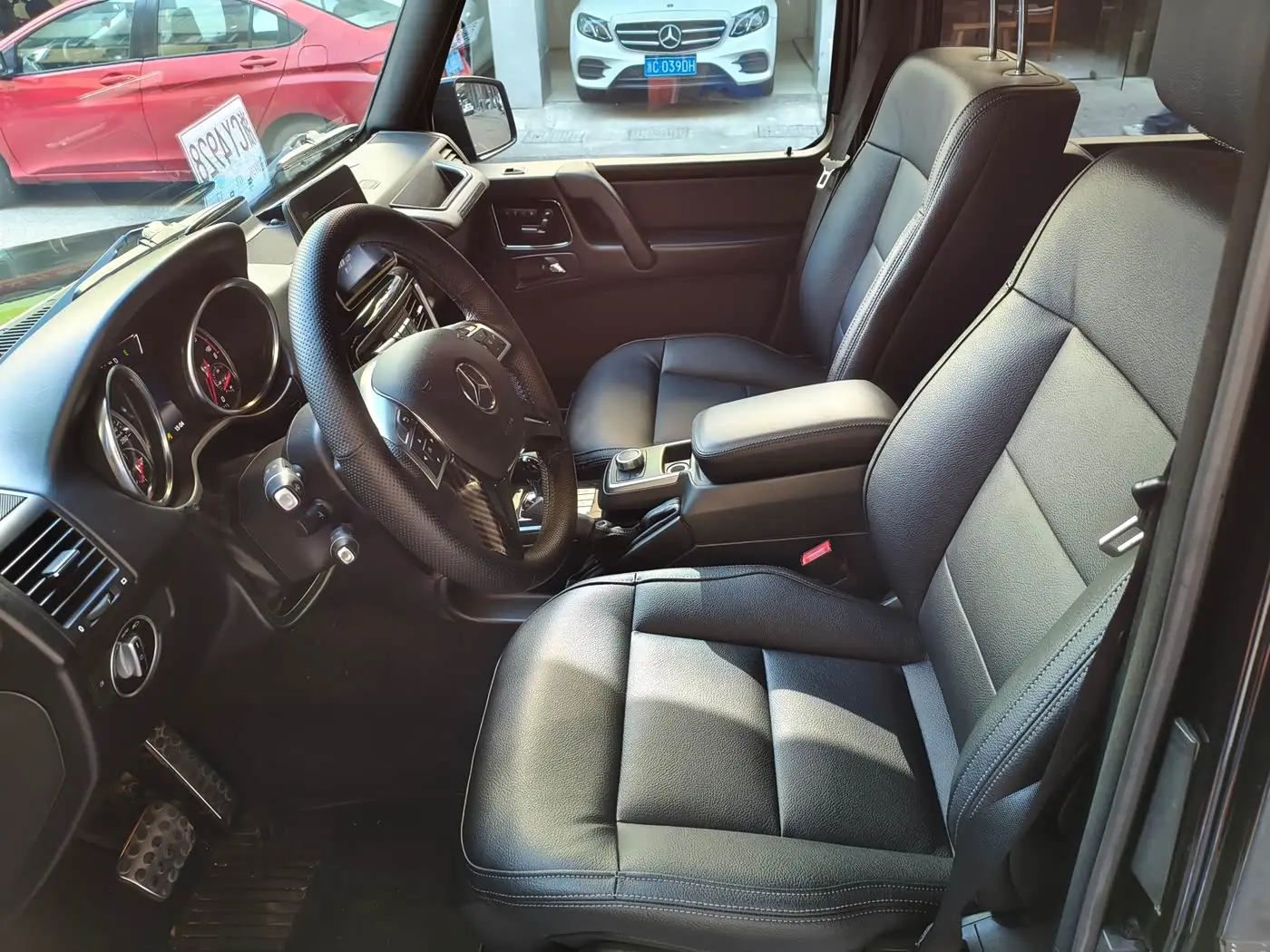 Mercedes-Benz G-Class 2018 — Photo 13/20
